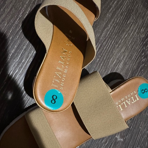 Italian shoemaker Tan strapped wedges - Picture 3 of 3